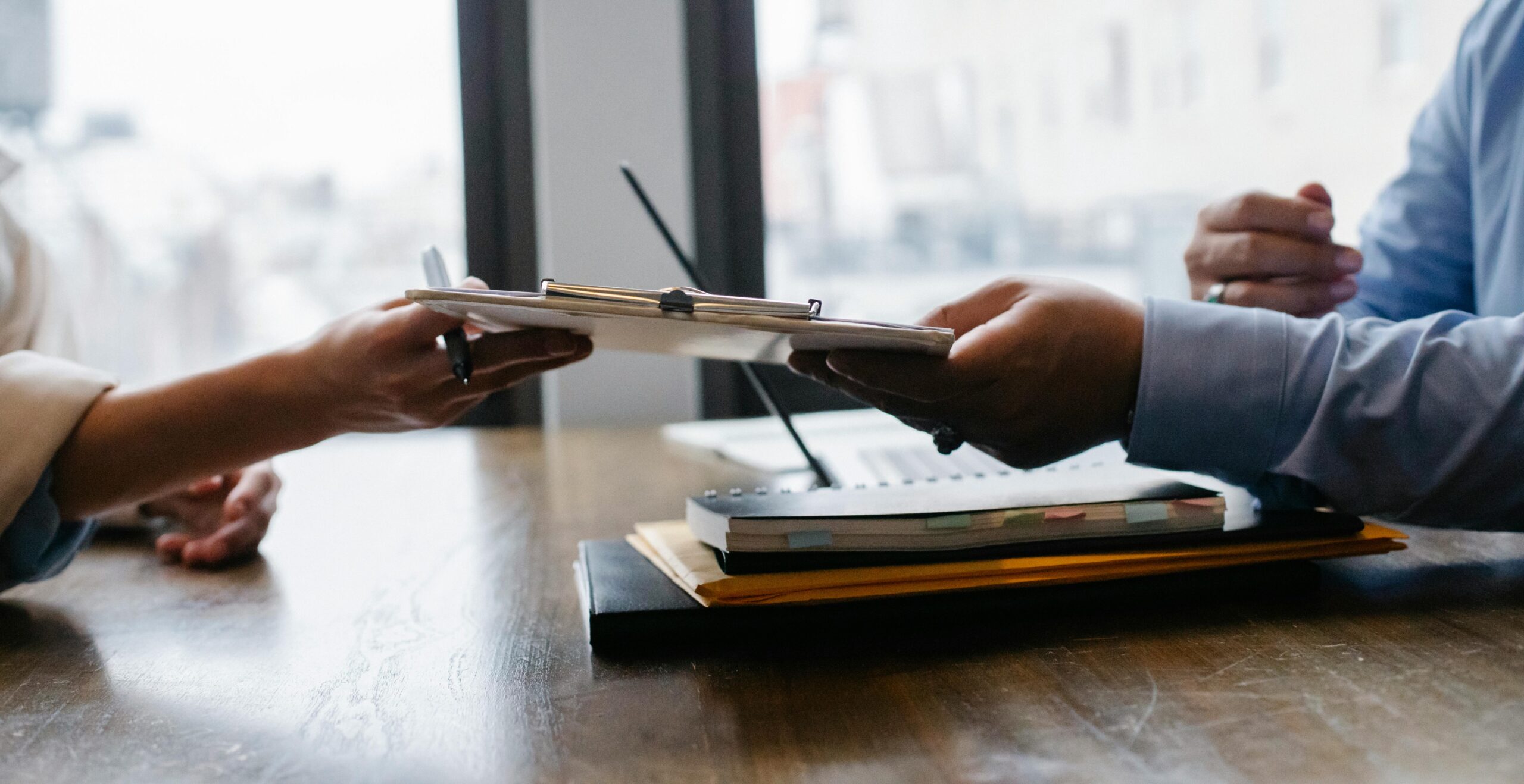Transparante Arbeidsvoorwaarden: Wat Moet De Werkgever Verplicht Melden Bij Een Nieuw Arbeidscontract?